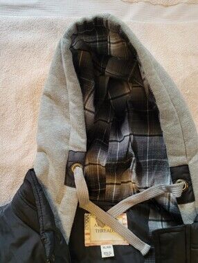 American Threads Men's Black Hooded Puffer Coat with Gray Hood, Never Worn.